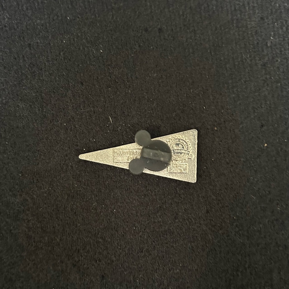 Walt Disney World Pennants - Green Pin - Picture 3 of 3
